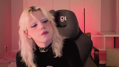 Elios online show from April 2026 06:56:02 PM