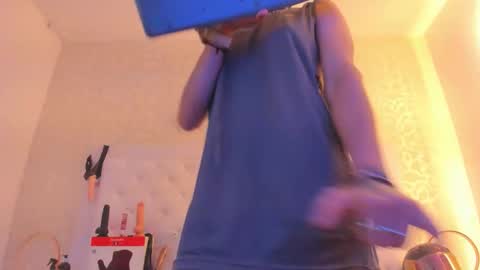 Anny online show from October 2025 04:20:02 AM