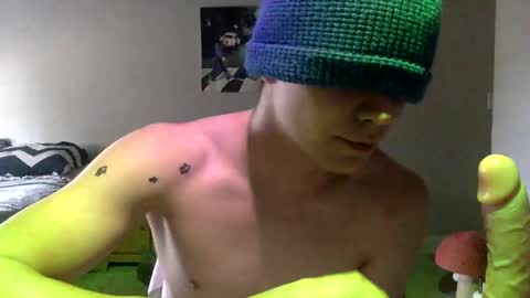 Snapshot of b4nnysturntoo chatting on December 2024 07:46:02 PM b4nnysturntoo online show from December 2024 07:46:02 PM