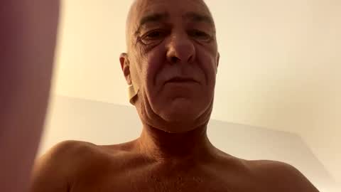 benito online show from October 2025 08:06:02 PM