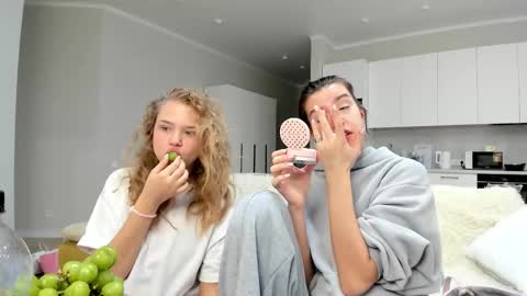 Monica online show from October 2025 01:02:02 AM