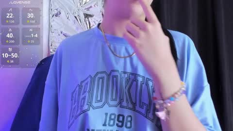 Queen B online show from April 2026 06:23:02 PM