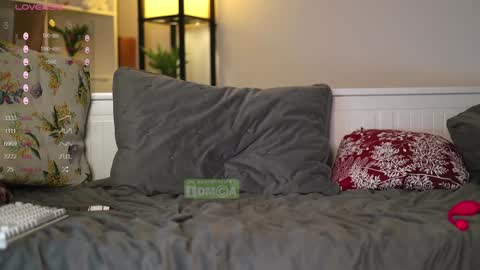 Hey  Im your angel Holly online show from January 2025 11:22:01 PM