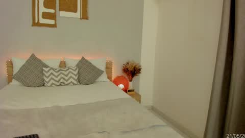 itzell  online show from May 2026 05:09:01 PM