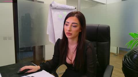 Snapshot of babesgowild chatting on January 2025 08:40:01 PM Olivia and Lexi online show from January 2025 08:40:01 PM