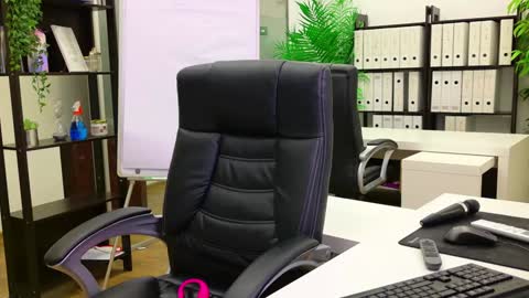 Snapshot of babesgowild chatting on October 2025 04:57:02 AM Olivia and Lexi online show from October 2025 04:57:02 AM