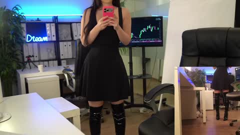 Olivia and Lexi online show from March 2026 05:45:01 AM