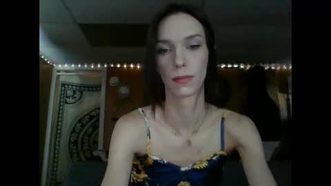 Fern Browning online show from February 2025 02:13:02 PM