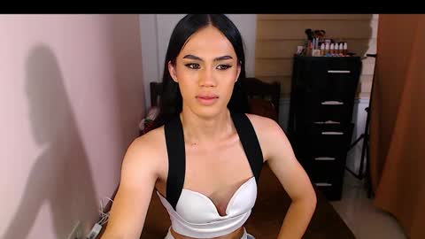 Snapshot of baby_fu chatting on September 2025 06:57:02 PM Nathalia online show from September 2025 06:57:02 PM