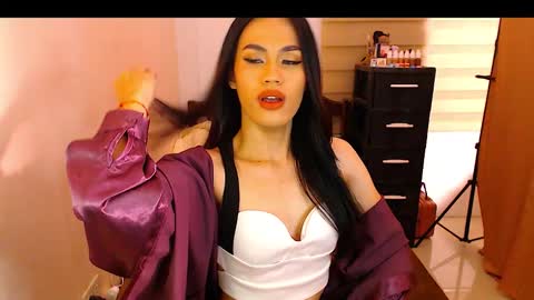 Snapshot of baby_fu chatting on October 2025 07:02:01 PM Nathalia online show from October 2025 07:02:01 PM