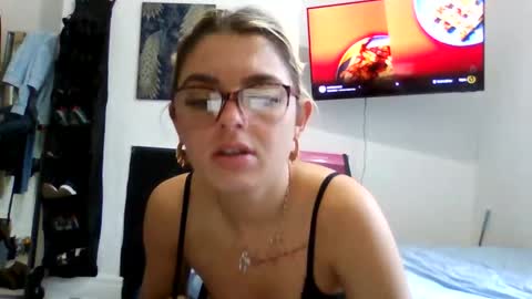 Snapshot of baby_girls2224 chatting on February 2026 09:24:02 AM baby_girls2224 online show from February 2026 09:24:02 AM