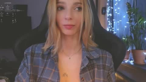 Snapshot of baby_gopn1k chatting on December 2024 05:10:02 AM baby gopn1k online show from December 2024 05:10:02 AM