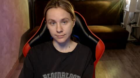 baby_kitte online show from April 2026 04:57:02 AM