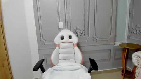 Karla  online show from March 2025 10:11:01 AM