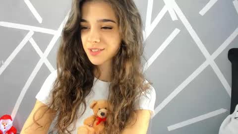 Snapshot of babyaylin chatting on December 2024 05:38:01 AM Aylin online show from December 2024 05:38:01 AM