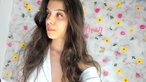 Snapshot of babyaylin chatting on February 2025 07:42:02 AM Aylin online show from February 2025 07:42:02 AM