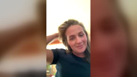 Snapshot of babyblues143 chatting on December 2025 09:12:02 PM baby blues online show from December 2025 09:12:02 PM