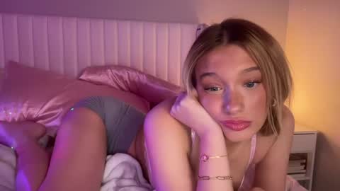 Snapshot of babyblueyy chatting on July 2026 01:59:02 AM babyblueyy online show from July 2026 01:59:02 AM