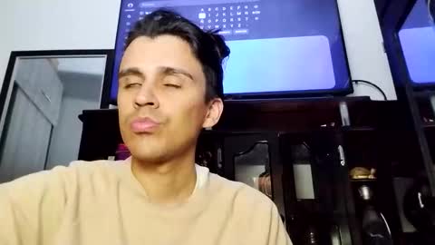 Snapshot of babydarkpink chatting on November 2025 01:38:02 AM Dani online show from November 2025 01:38:02 AM