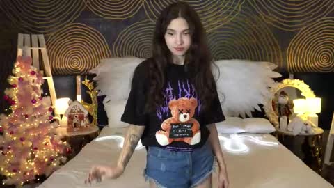 Snapshot of babyflowerr chatting on December 2025 07:44:01 PM Sasha online show from December 2025 07:44:01 PM