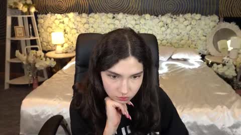 Snapshot of babyflowerr chatting on February 2026 08:07:02 PM Sasha online show from February 2026 08:07:02 PM