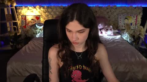 Snapshot of babyflowerr chatting on April 2026 06:49:02 PM Sasha online show from April 2026 06:49:02 PM
