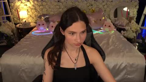 Snapshot of babyflowerr chatting on April 2026 06:58:01 PM Sasha online show from April 2026 06:58:01 PM