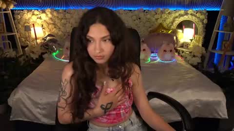 Snapshot of babyflowerr chatting on May 2026 06:48:02 PM Sasha online show from May 2026 06:48:02 PM