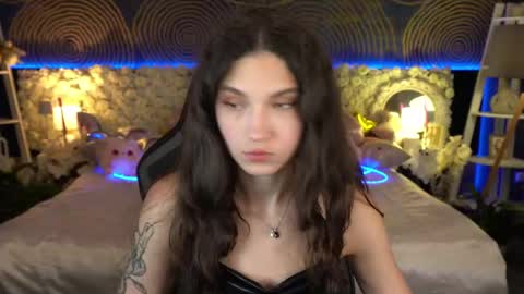 Snapshot of babyflowerr chatting on May 2026 06:58:01 PM Sasha online show from May 2026 06:58:01 PM