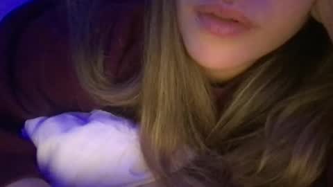 Snapshot of babyhoney333 chatting on January 2026 04:59:01 AM babyhoney333 online show from January 2026 04:59:01 AM