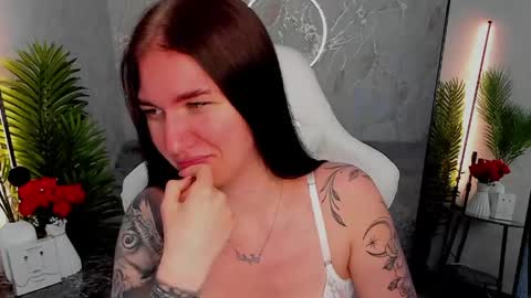 Sophia online show from June 2026 01:40:01 AM