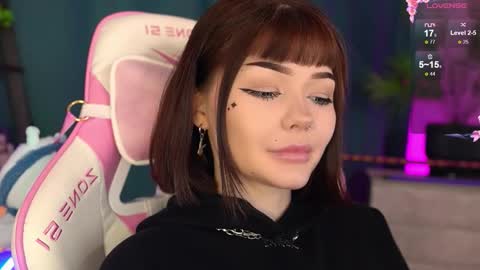 Nika online show from October 2025 09:33:01 PM