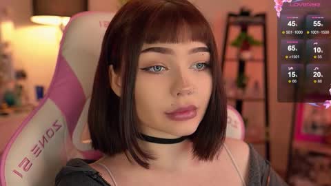 Nika online show from November 2025 03:40:01 PM