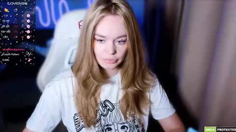 Snapshot of bad_girl009 chatting on September 2025 06:19:01 PM Lin online show from September 2025 06:19:01 PM