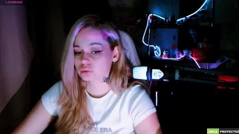 Snapshot of bad_girl009 chatting on February 2026 05:22:02 PM Lin online show from February 2026 05:22:02 PM