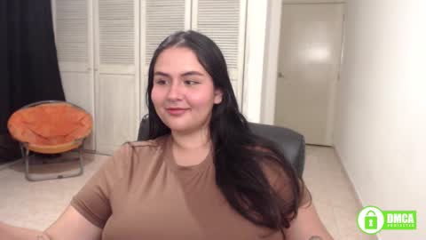 Snapshot of baddie_maddie_ chatting on September 2025 06:59:02 AM want custom text me through my snap 3 online show from September 2025 06:59:02 AM