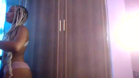 badgalheloves online show from May 2026 05:35:01 AM