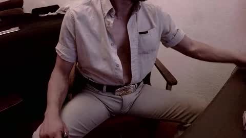 Mexican livin Off the Wall online show from March 2026 03:52:01 AM