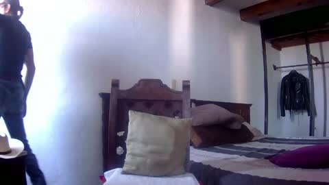 Mexican livin Off the Wall online show from May 2026 03:29:02 PM