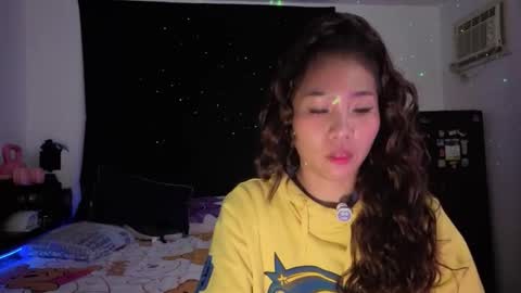 Snapshot of badlilbambi chatting on November 2025 06:35:02 PM badlilbambi online show from November 2025 06:35:02 PM