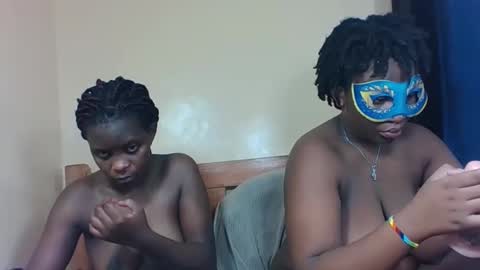 Snapshot of bads_girles chatting on December 2025 05:42:01 PM bads_girles online show from December 2025 05:42:01 PM