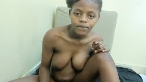 Snapshot of bads_girles chatting on February 2026 02:08:02 AM bads_girles online show from February 2026 02:08:02 AM