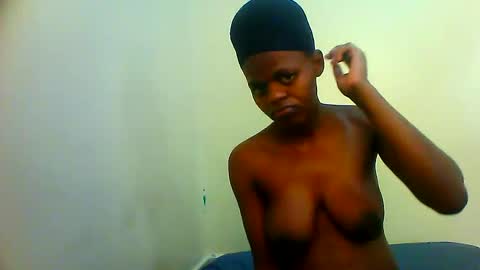 Snapshot of bads_girles chatting on February 2026 01:54:01 PM bads_girles online show from February 2026 01:54:01 PM