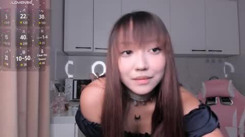 bae_lyn online show from October 2025 12:42:02 PM