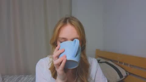 Snapshot of baeyoda chatting on April 2026 04:23:02 PM Kate online show from April 2026 04:23:02 PM