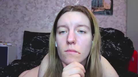 holly online show from December 2025 03:41:01 PM