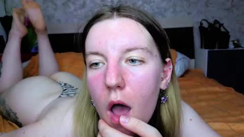 holly online show from April 2026 03:39:01 PM