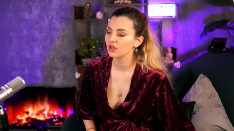 Snapshot of bailey_evans chatting on December 2024 06:45:01 AM Bailey online show from December 2024 06:45:01 AM