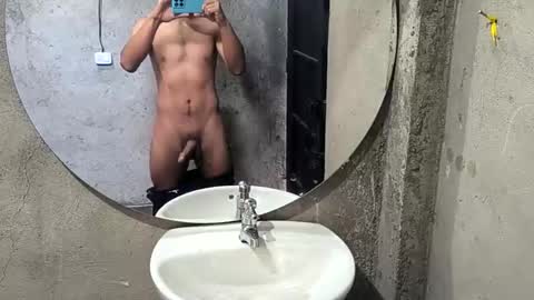 Snapshot of bajoceroo10 chatting on January 2026 01:05:02 PM bajoceroo10 online show from January 2026 01:05:02 PM