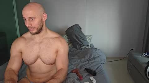 Snapshot of baldyboyy chatting on October 2025 09:54:02 AM baldyboyy online show from October 2025 09:54:02 AM